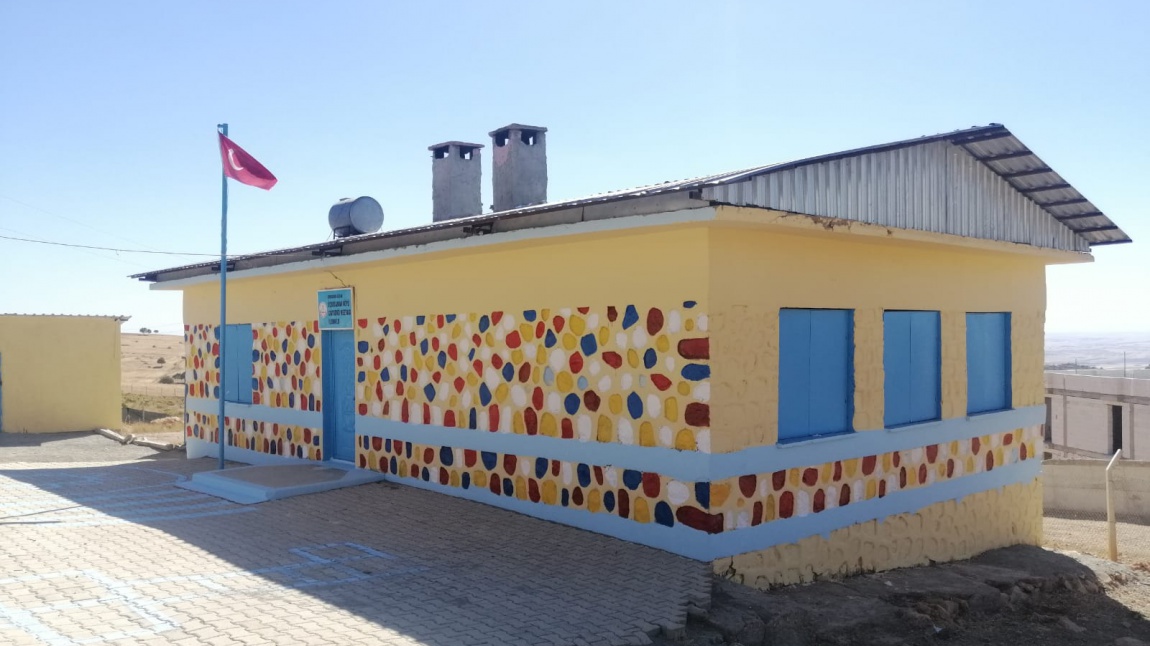 Üçbasamak Köyü Çığyatağı Mezrası İlkokulu Fotoğrafı